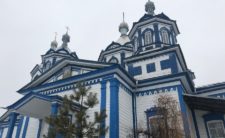 Високопреосвященніший Архієпископ Климент звершив Божественну літургію в Трьохсвятительському храмі м. Прилуки (відео)